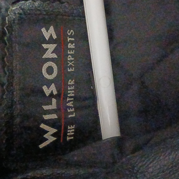 Wilsons Leather Men's Black Leather Jacket w/ Fur Hood.  Size Large - Picture 5 of 9